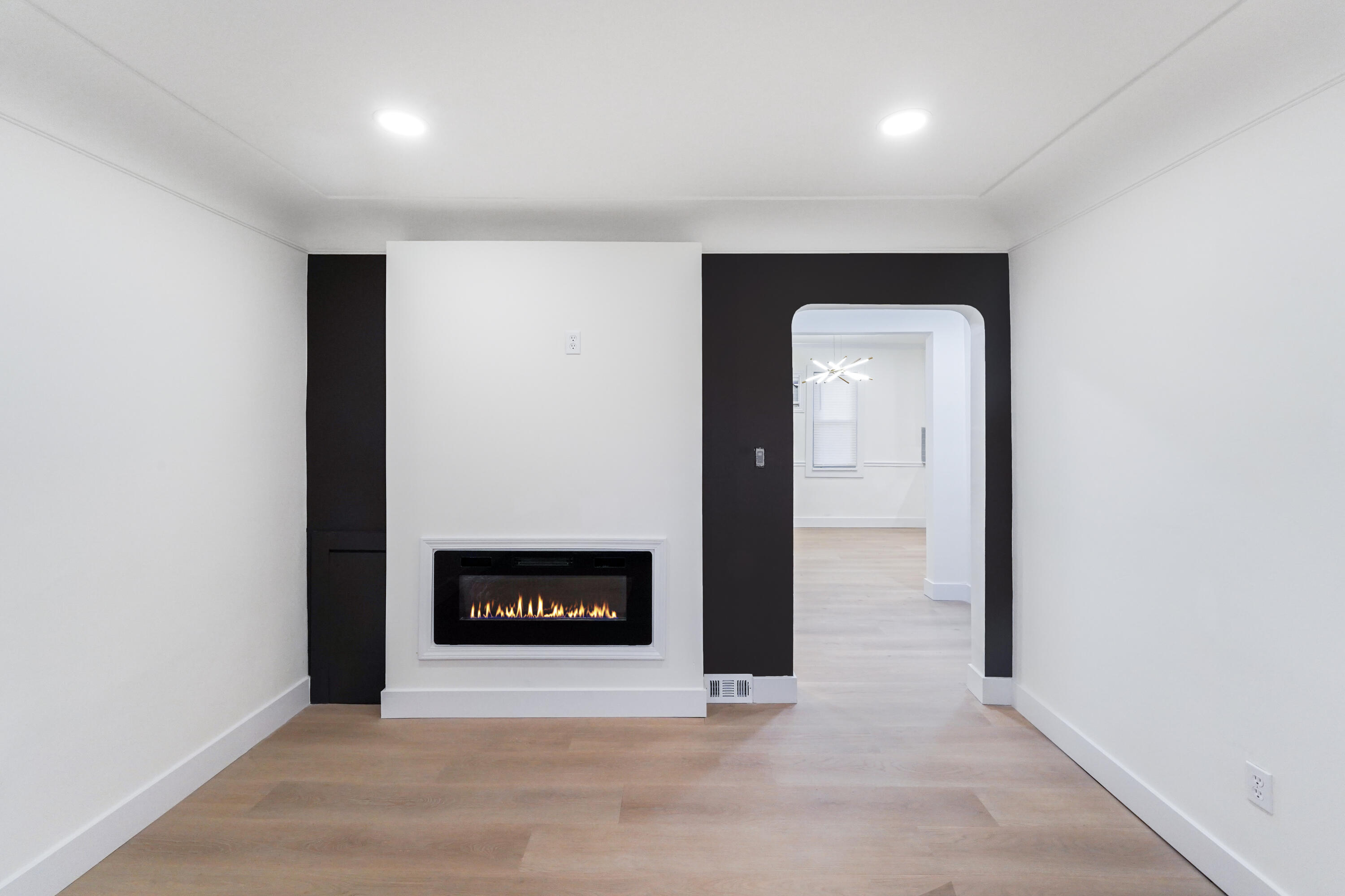 23039 Cushing Avenue Eastpointe, MI 48021 - Photo 17 of 44 Photo Nov 12 2025, 6 00 12 PM