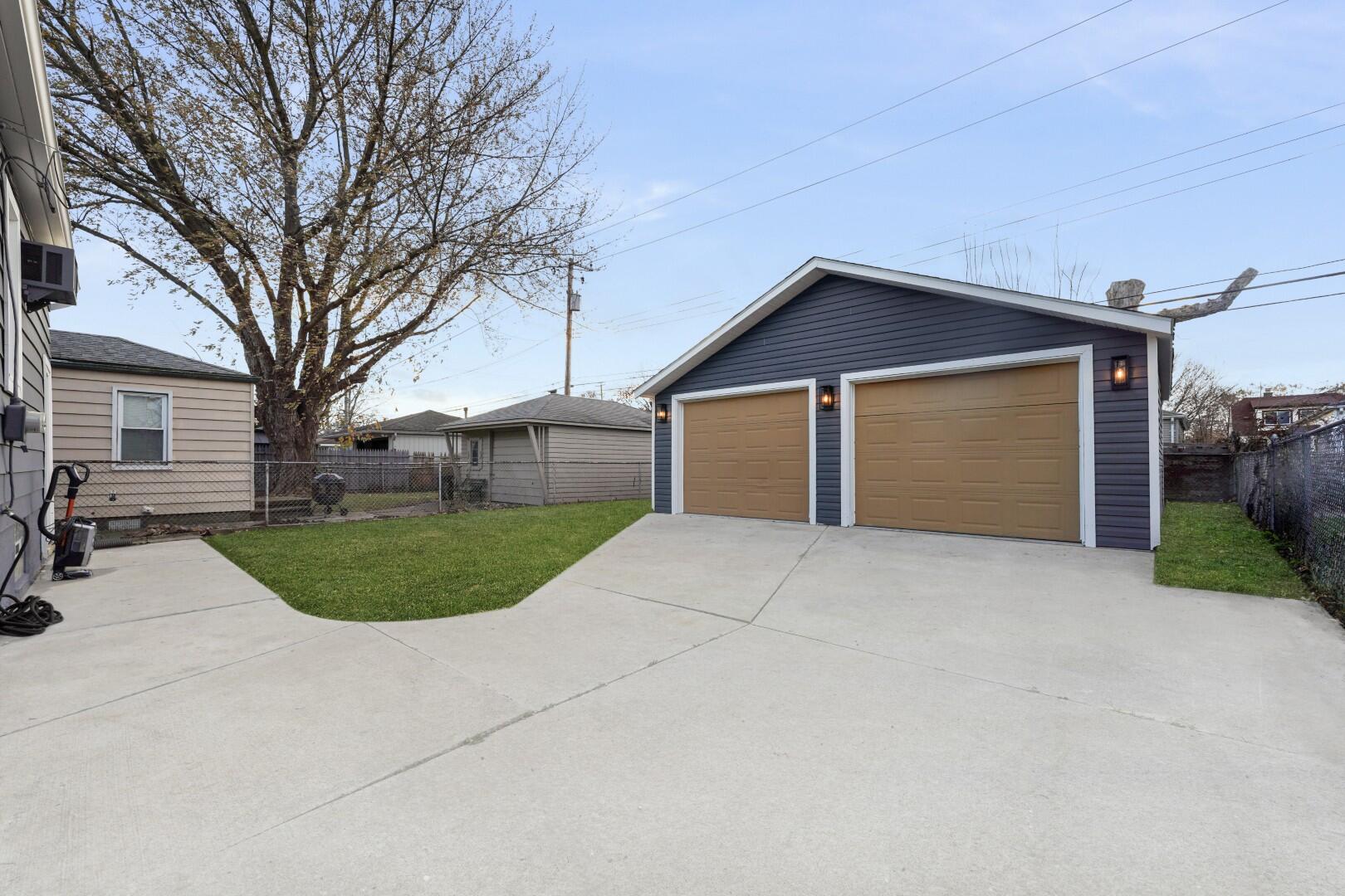 23039 Cushing Avenue Eastpointe, MI 48021 - Photo 39 of 44 Photo Nov 12 2025, 5 44 35 PM