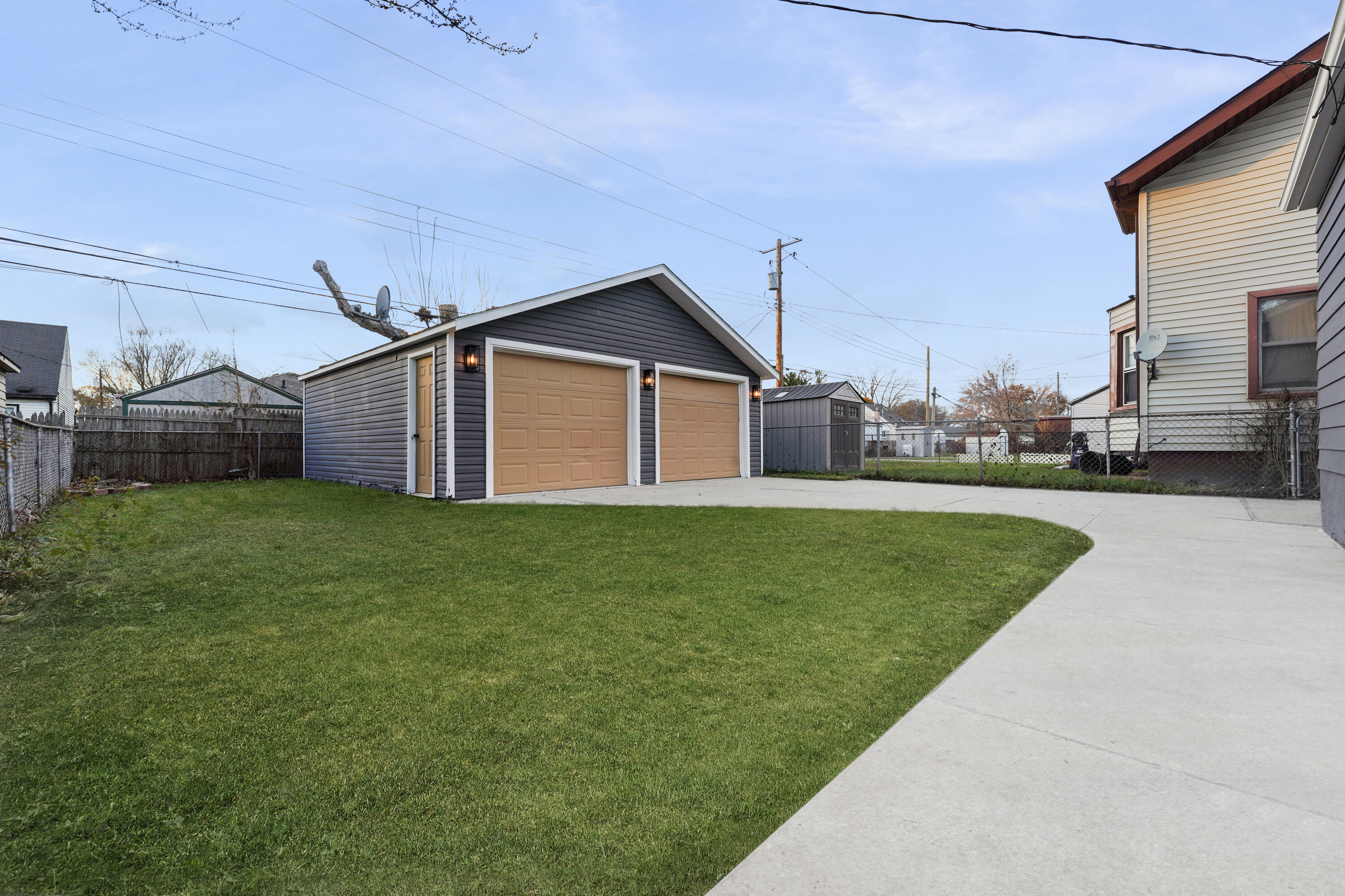 23039 Cushing Avenue Eastpointe, MI 48021 - Photo 41 of 44 Photo Nov 12 2025, 5 47 23 PM