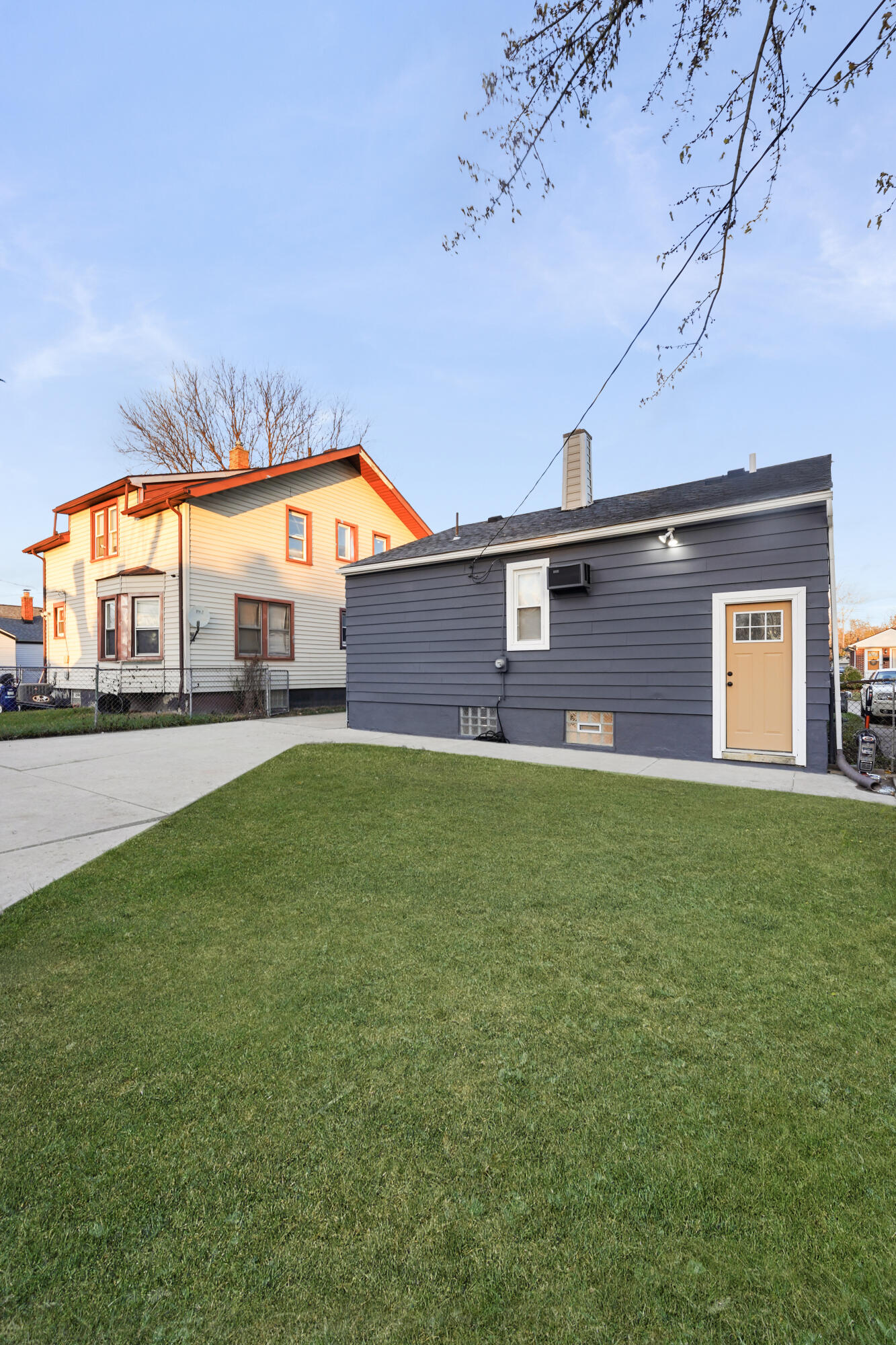 23039 Cushing Avenue Eastpointe, MI 48021 - Photo 43 of 44 Photo Nov 12 2025, 5 47 59 PM