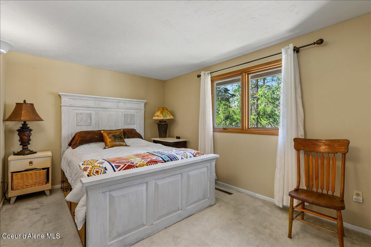 3506 Buckskin Road Coeur D'Alene, ID 83815 - Photo 25 of 65 26-Primary bedroom