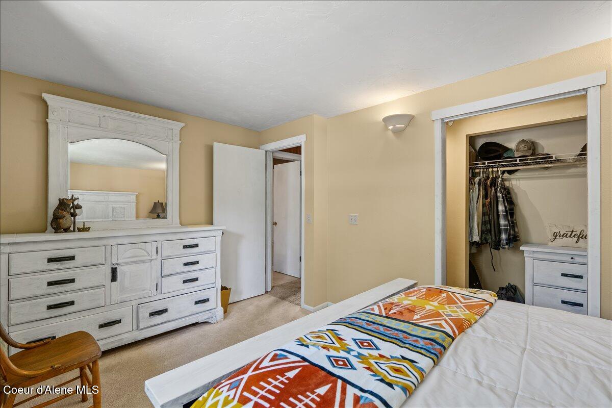 3506 Buckskin Road Coeur D'Alene, ID 83815 - Photo 26 of 65 27-Primary bedroom