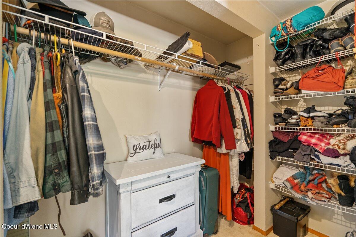 3506 Buckskin Road Coeur D'Alene, ID 83815 - Photo 27 of 65 28-Primary closet