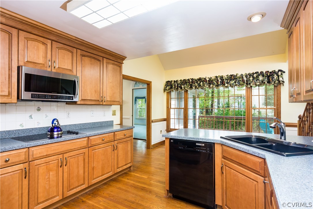 13805 Beechwood Point Road Midlothian, VA 23112 - Photo 8 of 49 Lots of light and soothing views for the cook.