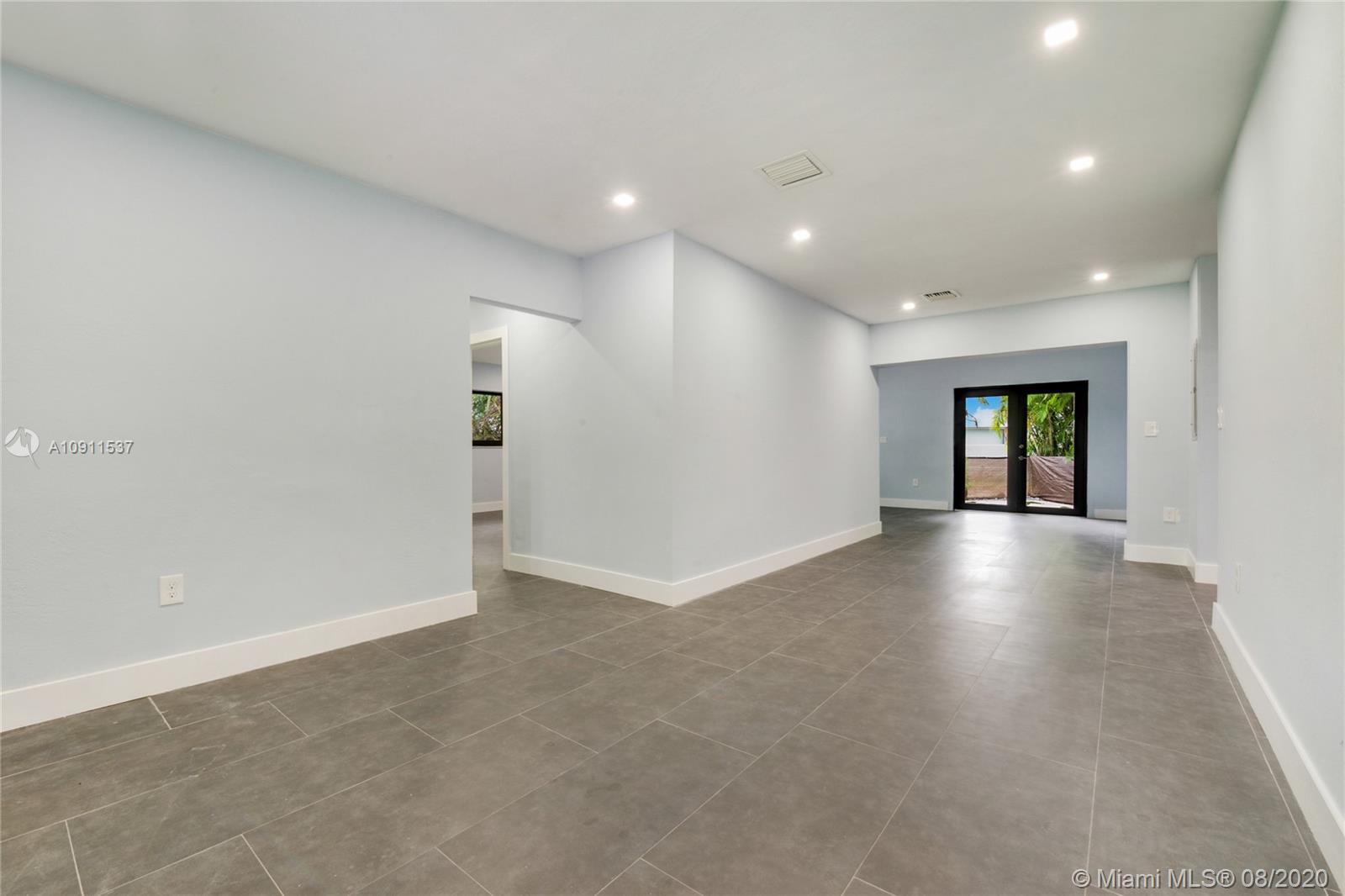 420 Blue Road Coral Gables, FL 33146 - Photo 5 of 17 Gallery Image 5