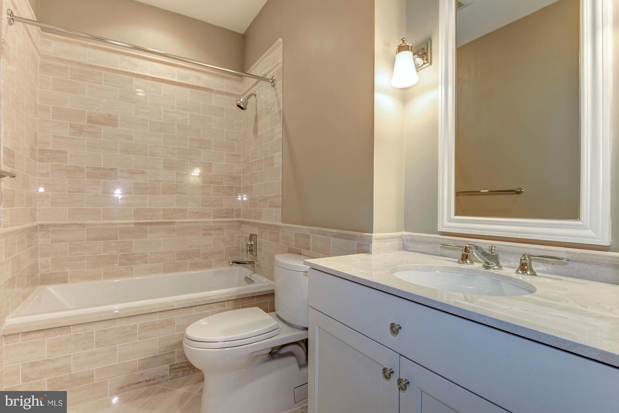 2700 Woodley Road Northwest, Unit PH1 Washington, DC 20008 - Photo 21 of 30 Bath