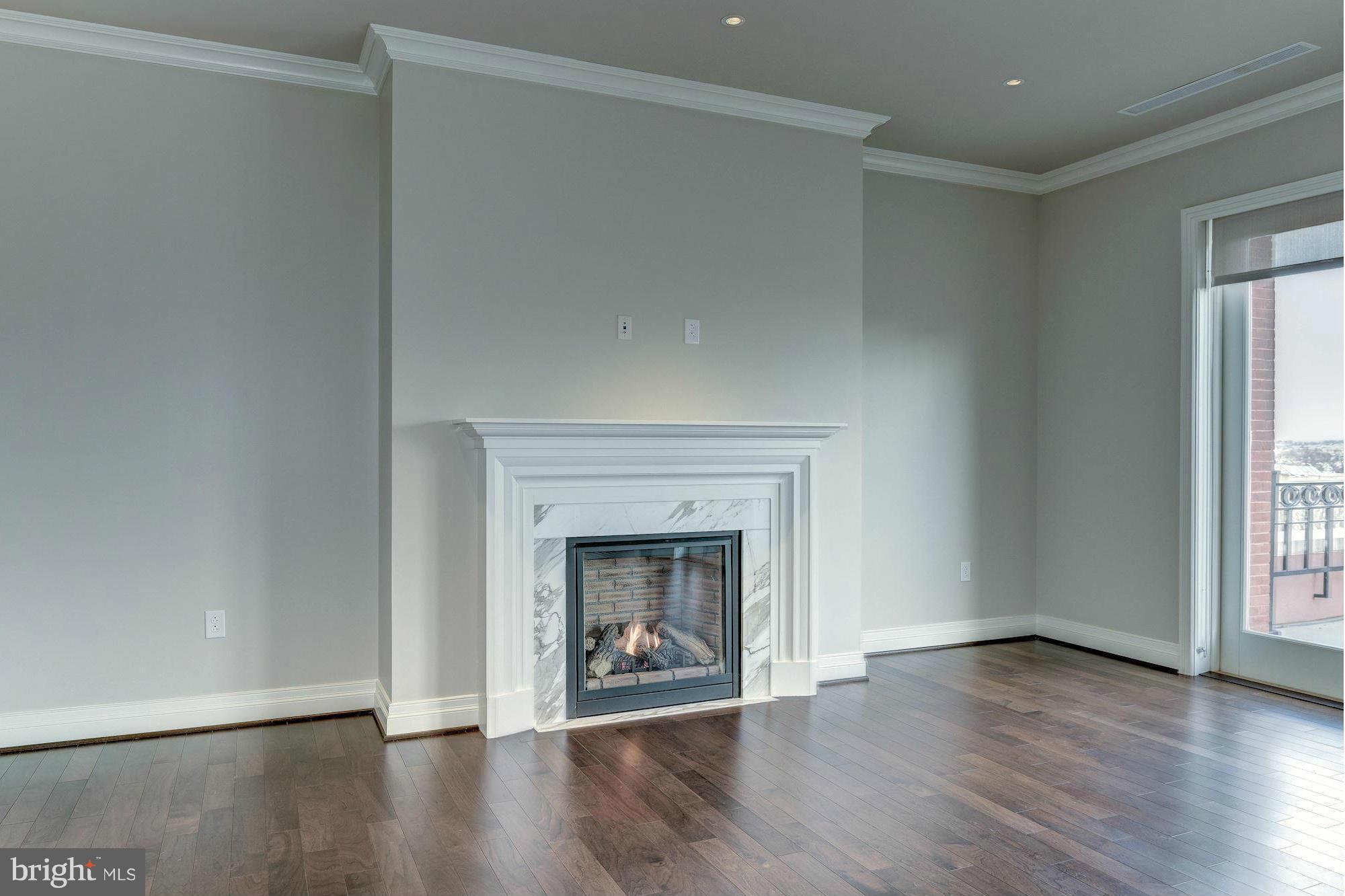 2700 Woodley Road Northwest, Unit PH1 Washington, DC 20008 - Photo 6 of 30 Living Room