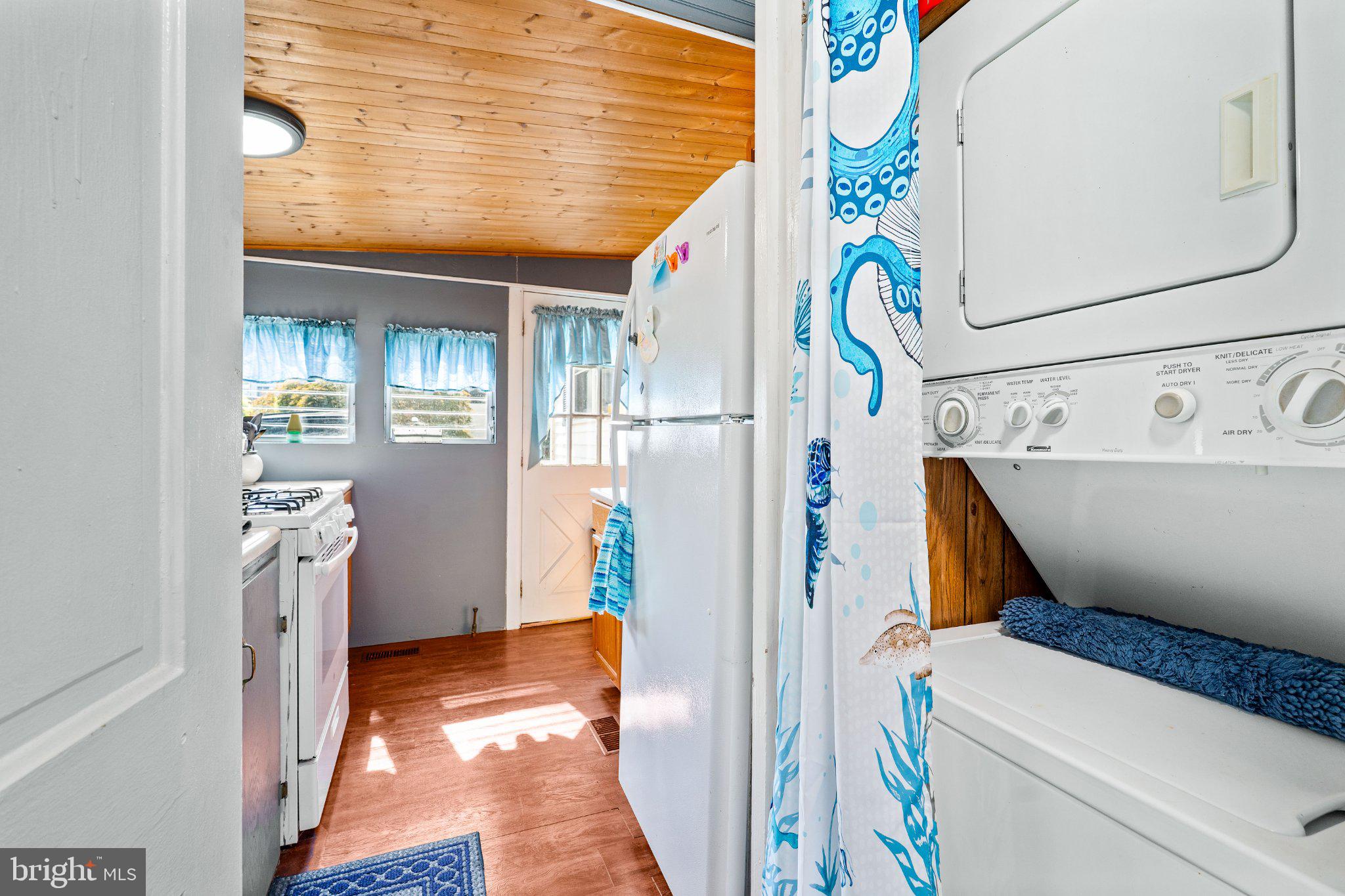 29 Valley Road Earleville, MD 21919 - Photo 10 of 23 Laundry off kitchen