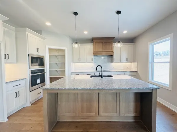 $759,900 | 18130 Northwest 127th Street, Platte City, MO 64079