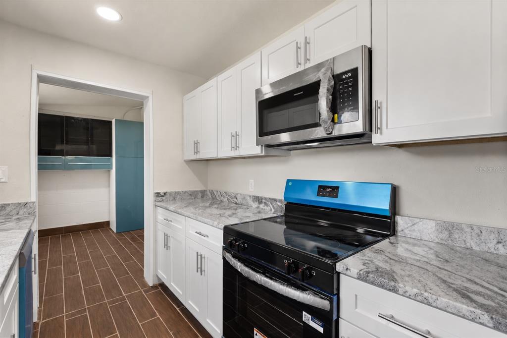 601 Ridgefield Avenue Ocoee, FL 34761 - Photo 5 of 17 Gallery Image 5