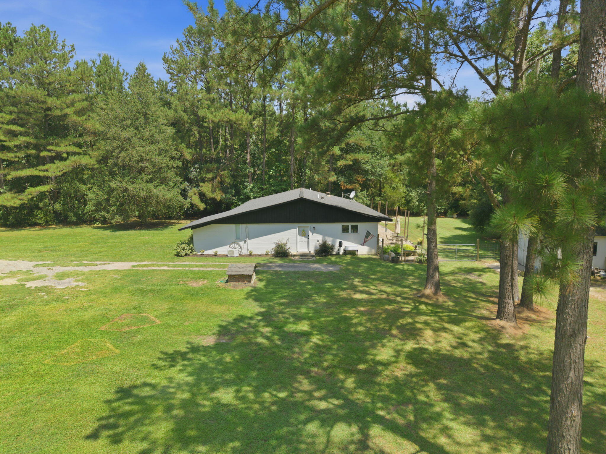 303 Woodbridge Road St. George, SC 29477 - Photo 37 of 43 side view