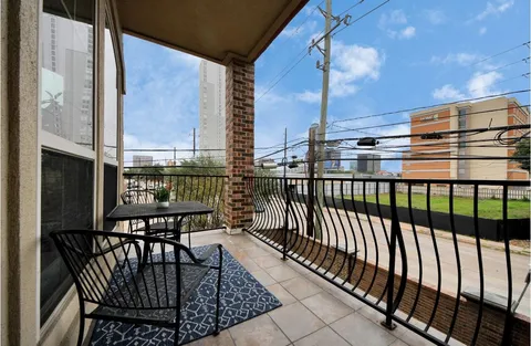 $519,000 | 3303 Bingham Manor Lane, Houston, TX 77056