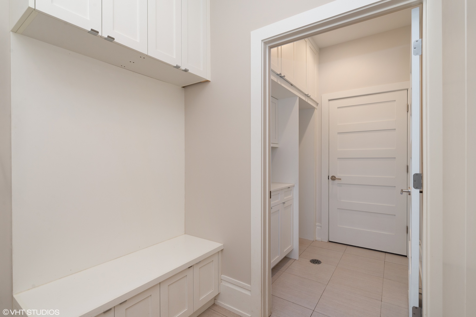 1428 West Wolfram Street Chicago, IL 60657 - Photo 35 of 47 a bathroom with a bathtub