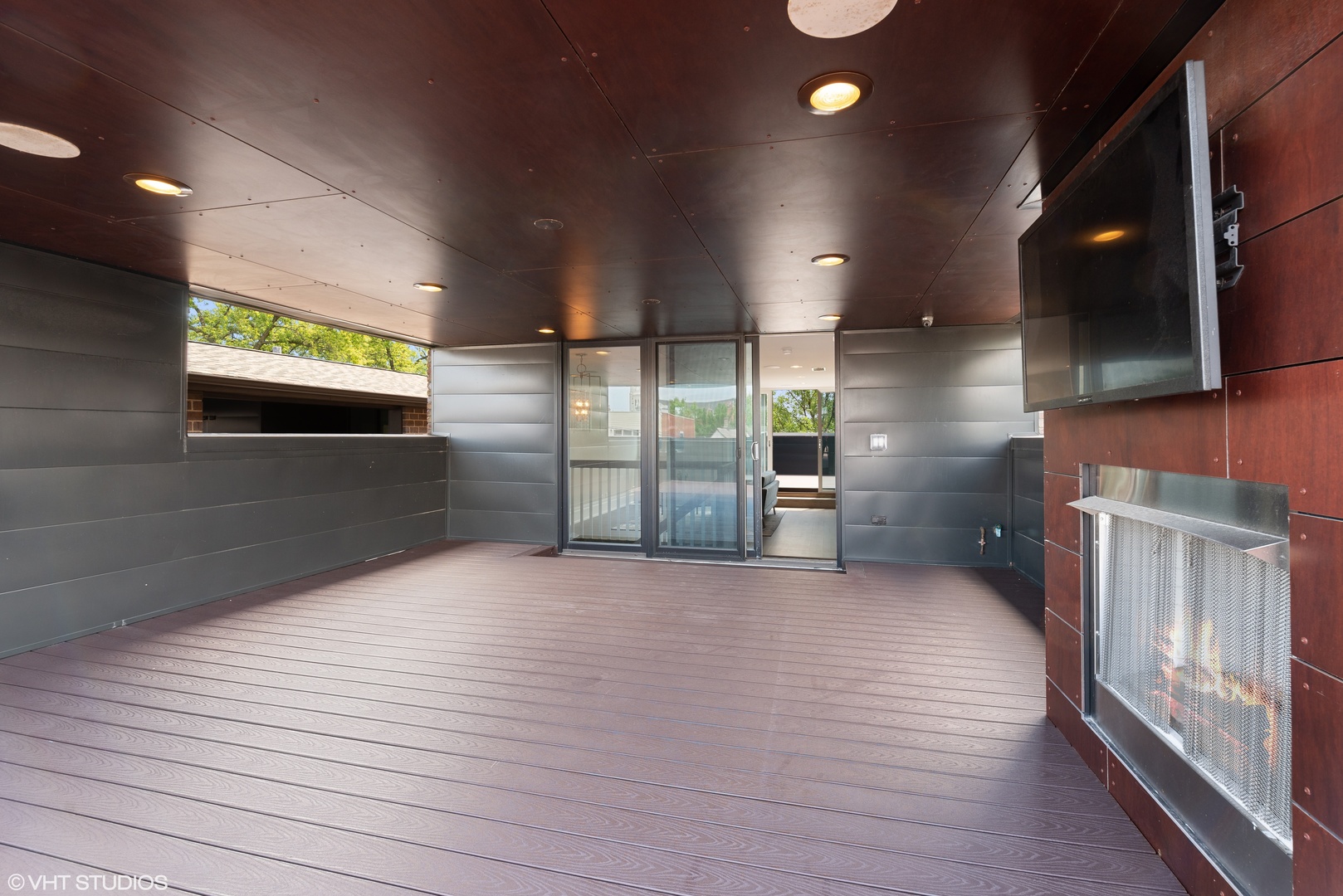 1428 West Wolfram Street Chicago, IL 60657 - Photo 40 of 47 a view of an empty room with glass door and windows
