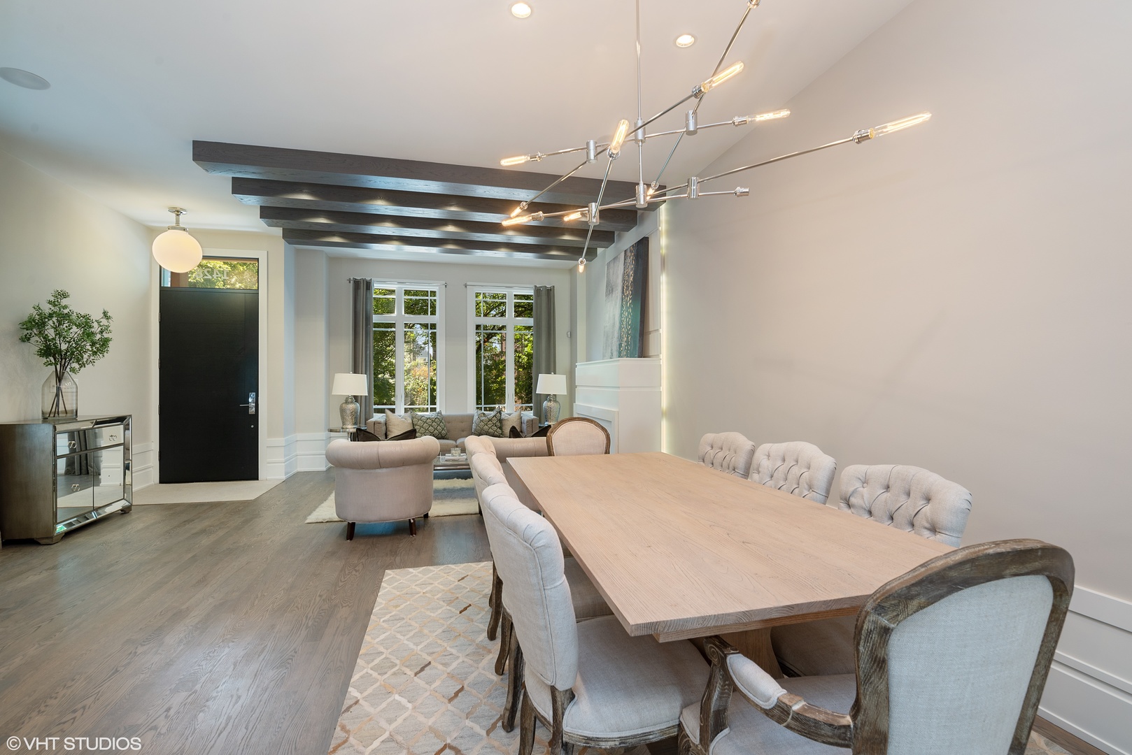 1428 West Wolfram Street Chicago, IL 60657 - Photo 5 of 47 a dining room with a table and chairs