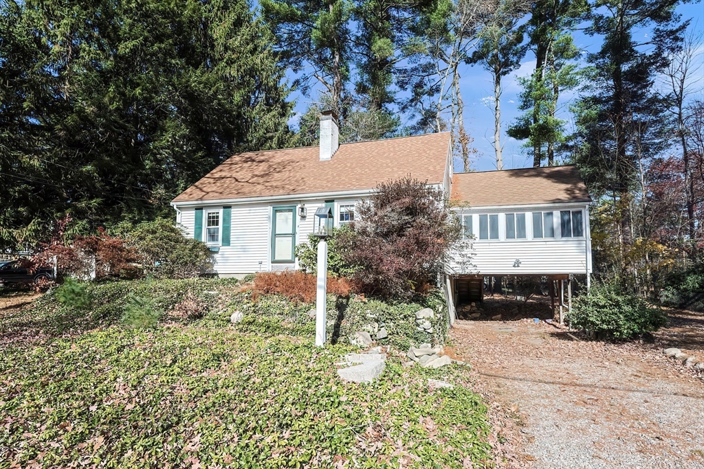 8 Spring Street Norfolk, MA 02056 - Photo 4 of 39 Gallery Image 4