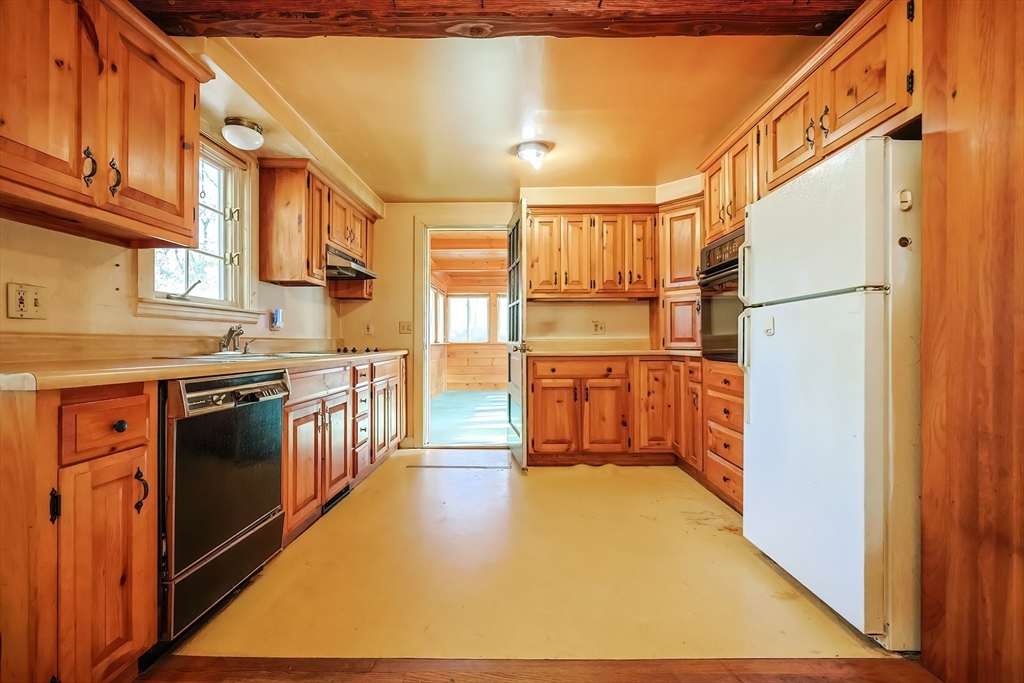 8 Spring Street Norfolk, MA 02056 - Photo 6 of 39 Gallery Image 6