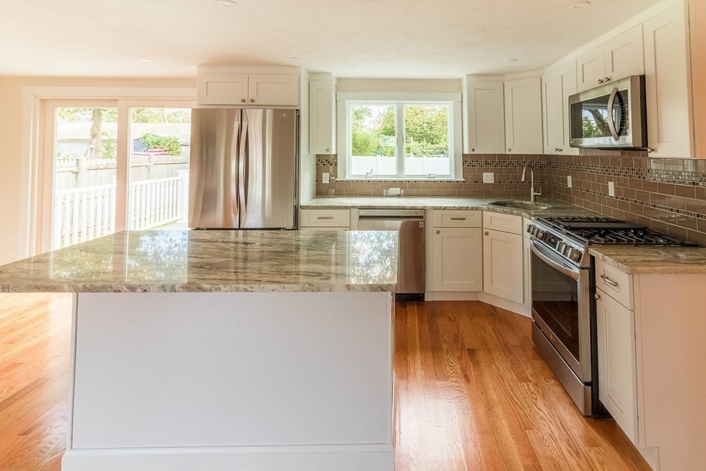 278 Kingsley Road Hull, MA 02045 - Photo 7 of 36 Gallery Image 7