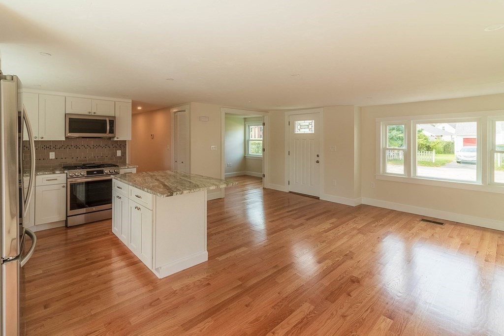 278 Kingsley Road Hull, MA 02045 - Photo 9 of 36 Gallery Image 9