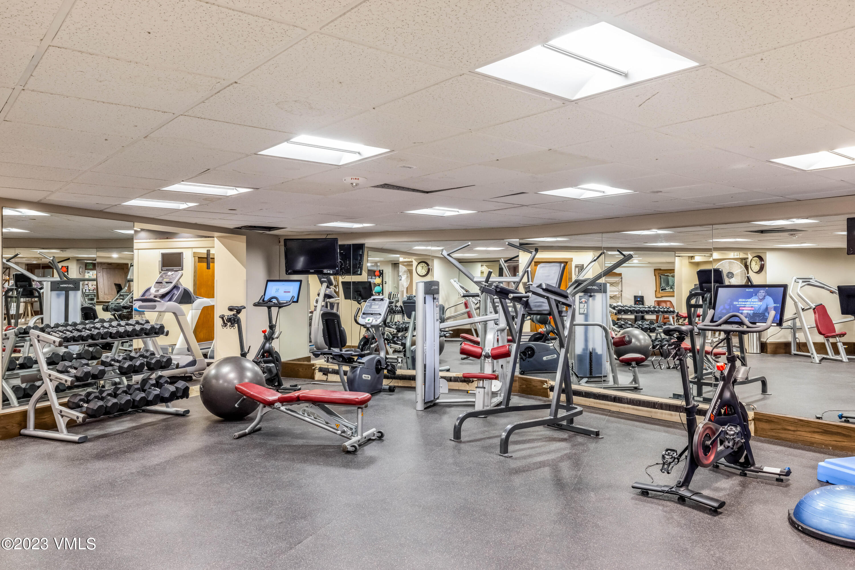 120 Offerson Road, Unit D260 Beaver Creek, CO 81620 - Photo 32 of 41 a view of a room with gym equipment