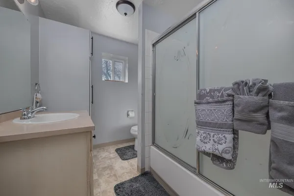 $975,000 | 644 Ontario Heights Road, Ontario, OR 97914