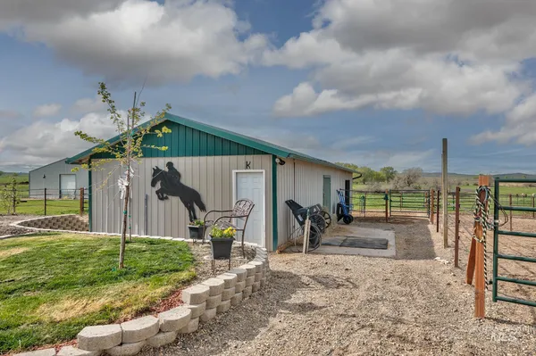 $975,000 | 644 Ontario Heights Road, Ontario, OR 97914