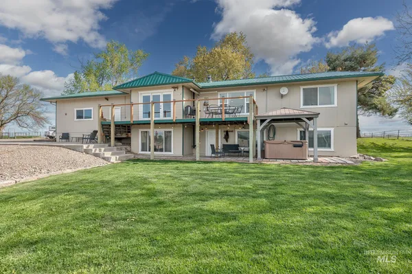 $975,000 | 644 Ontario Heights Road, Ontario, OR 97914
