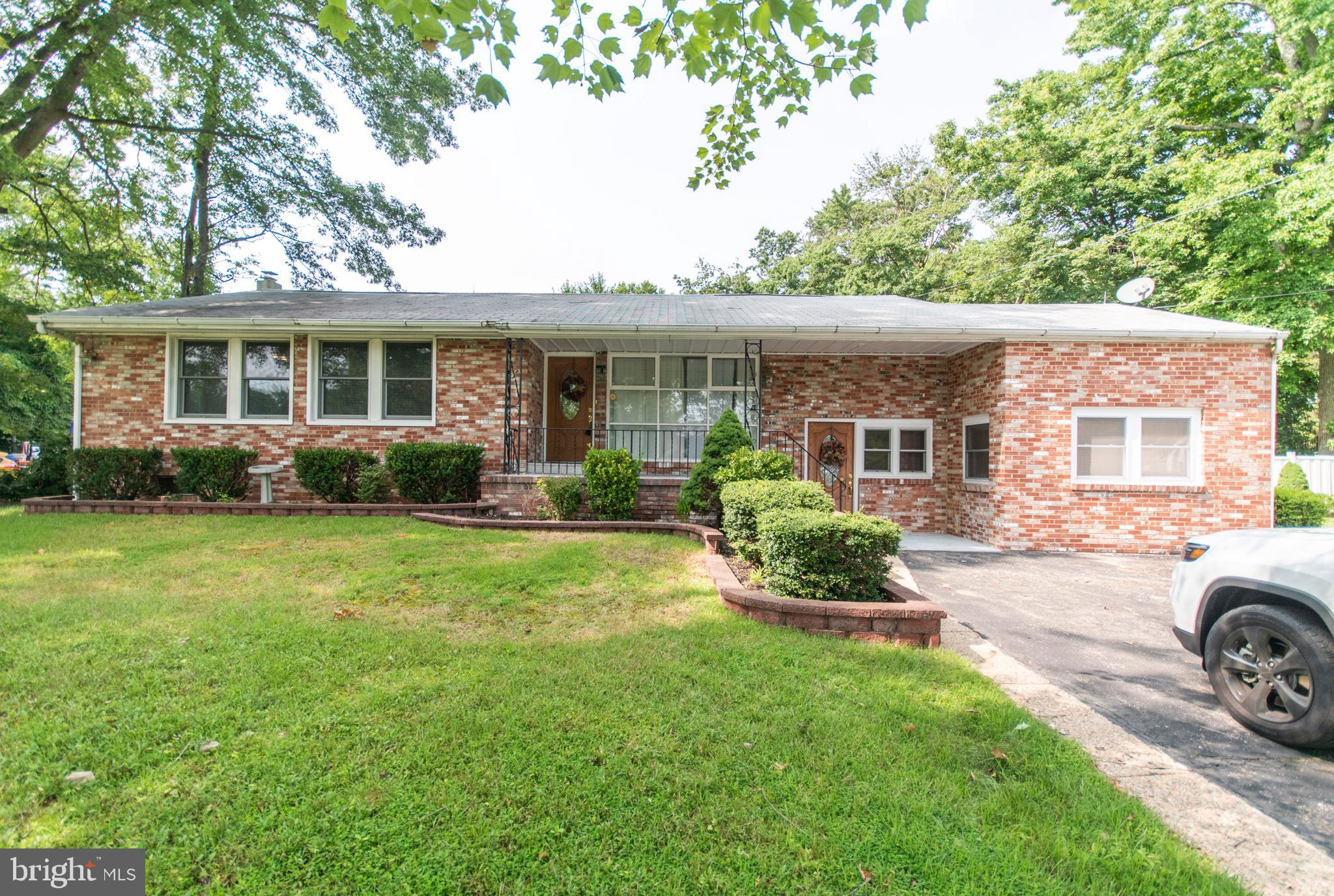 114 Sunset Road Burlington, NJ 08016 - Photo 1 of 40 Gallery Image 1