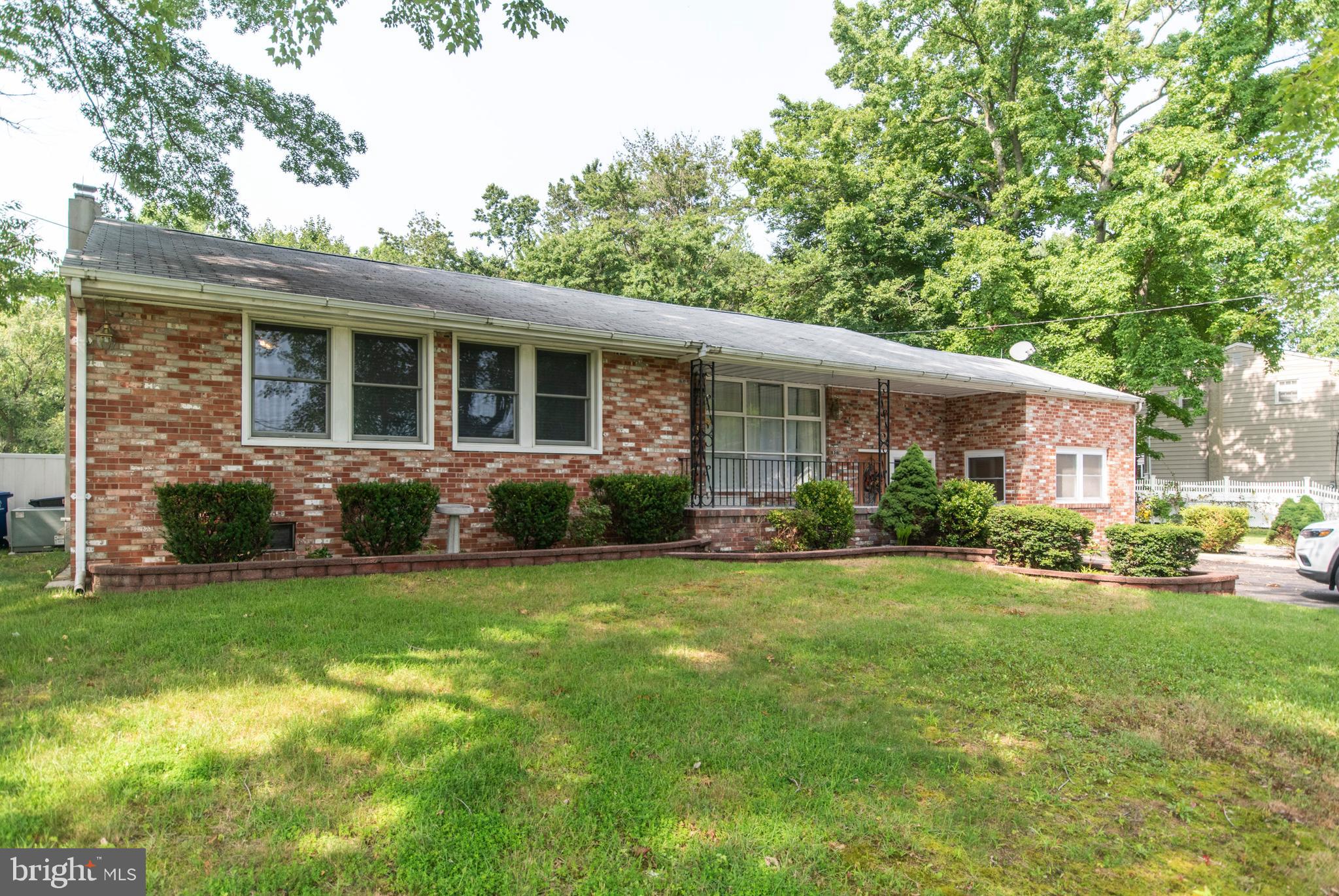 114 Sunset Road Burlington, NJ 08016 - Photo 2 of 40 Gallery Image 2
