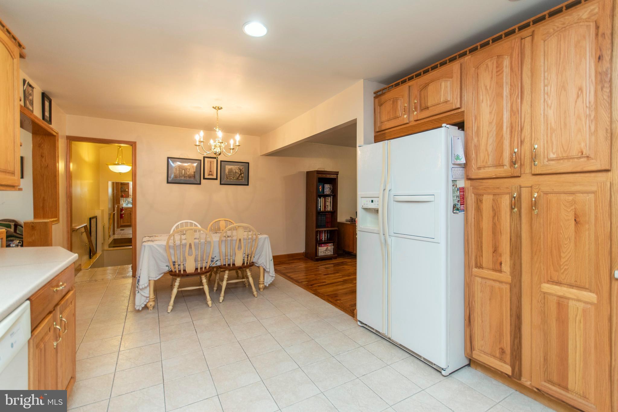 114 Sunset Road Burlington, NJ 08016 - Photo 12 of 40 Gallery Image 12