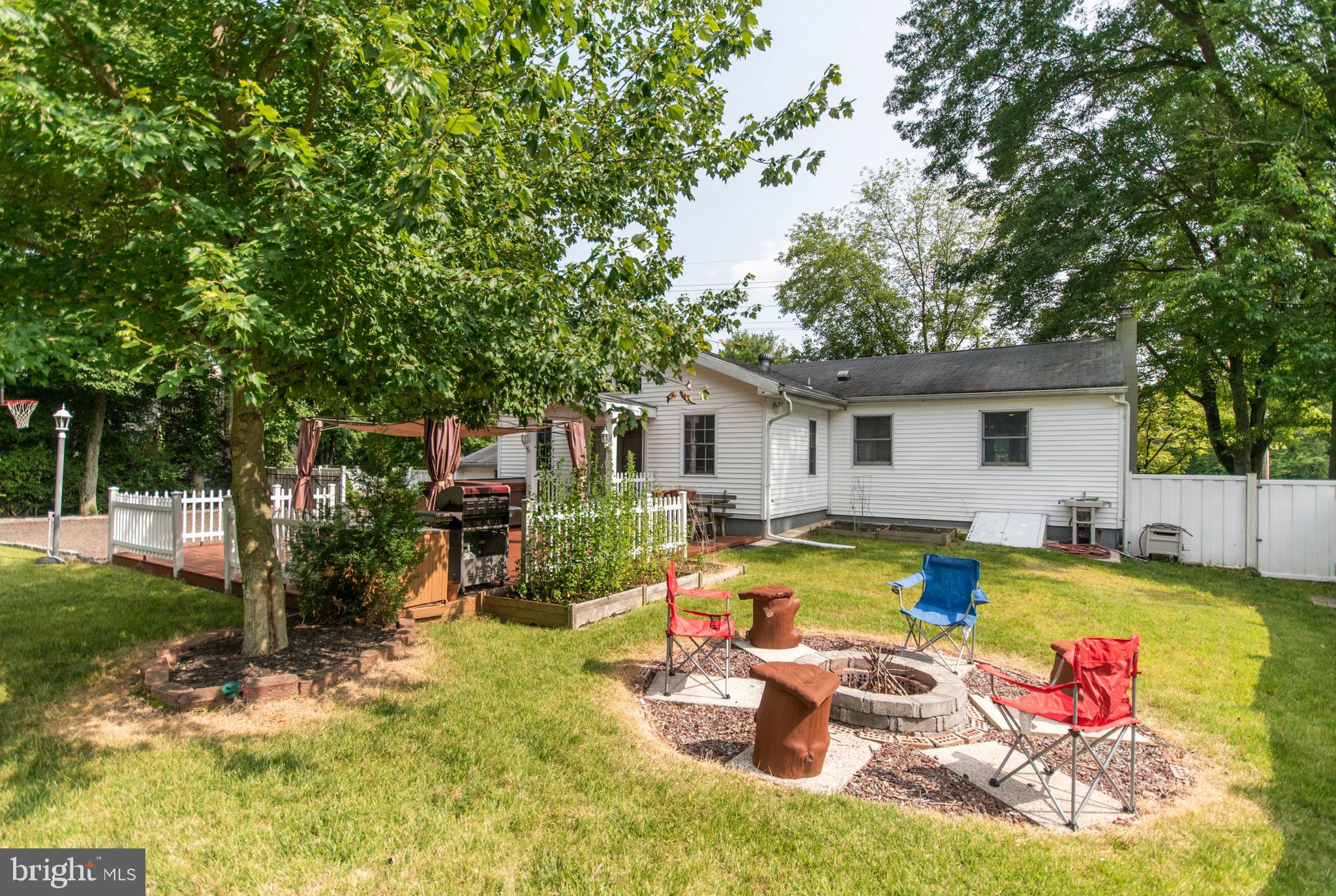 114 Sunset Road Burlington, NJ 08016 - Photo 6 of 40 Gallery Image 6