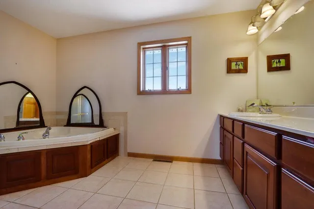 $665,000 | 392 27th Street, New Auburn, WI 54757