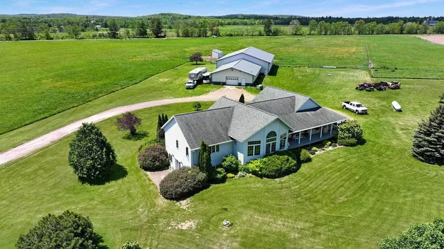 $665,000 | 392 27th Street, New Auburn, WI 54757