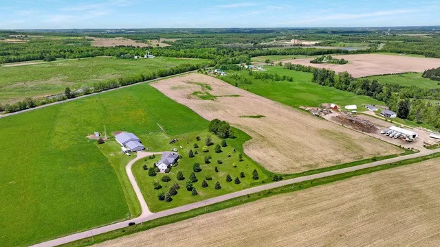 $665,000 | 392 27th Street, New Auburn, WI 54757