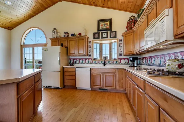 $665,000 | 392 27th Street, New Auburn, WI 54757