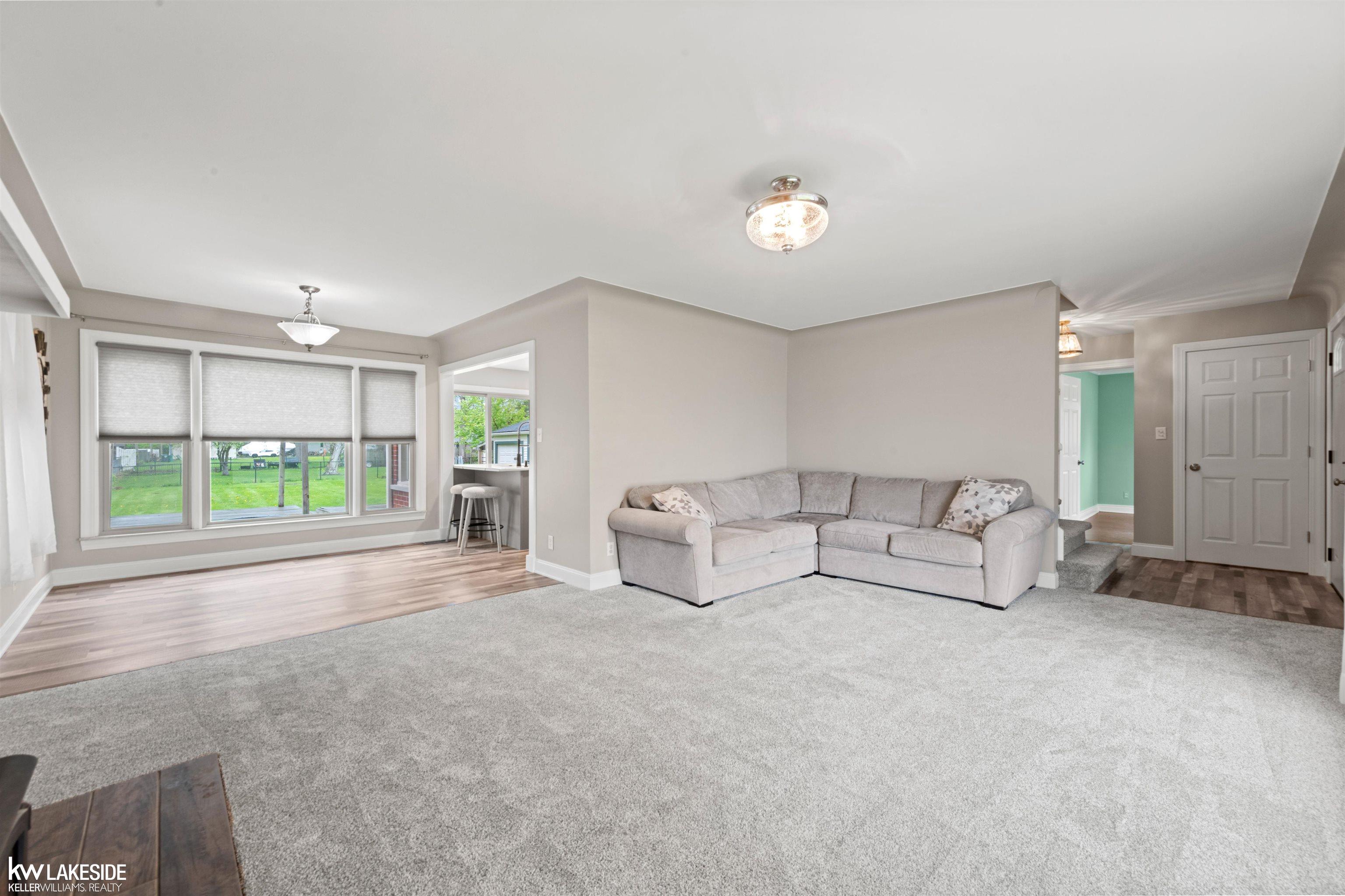 27080 South River Road Harrison Township, MI 48045 - Photo 18 of 40