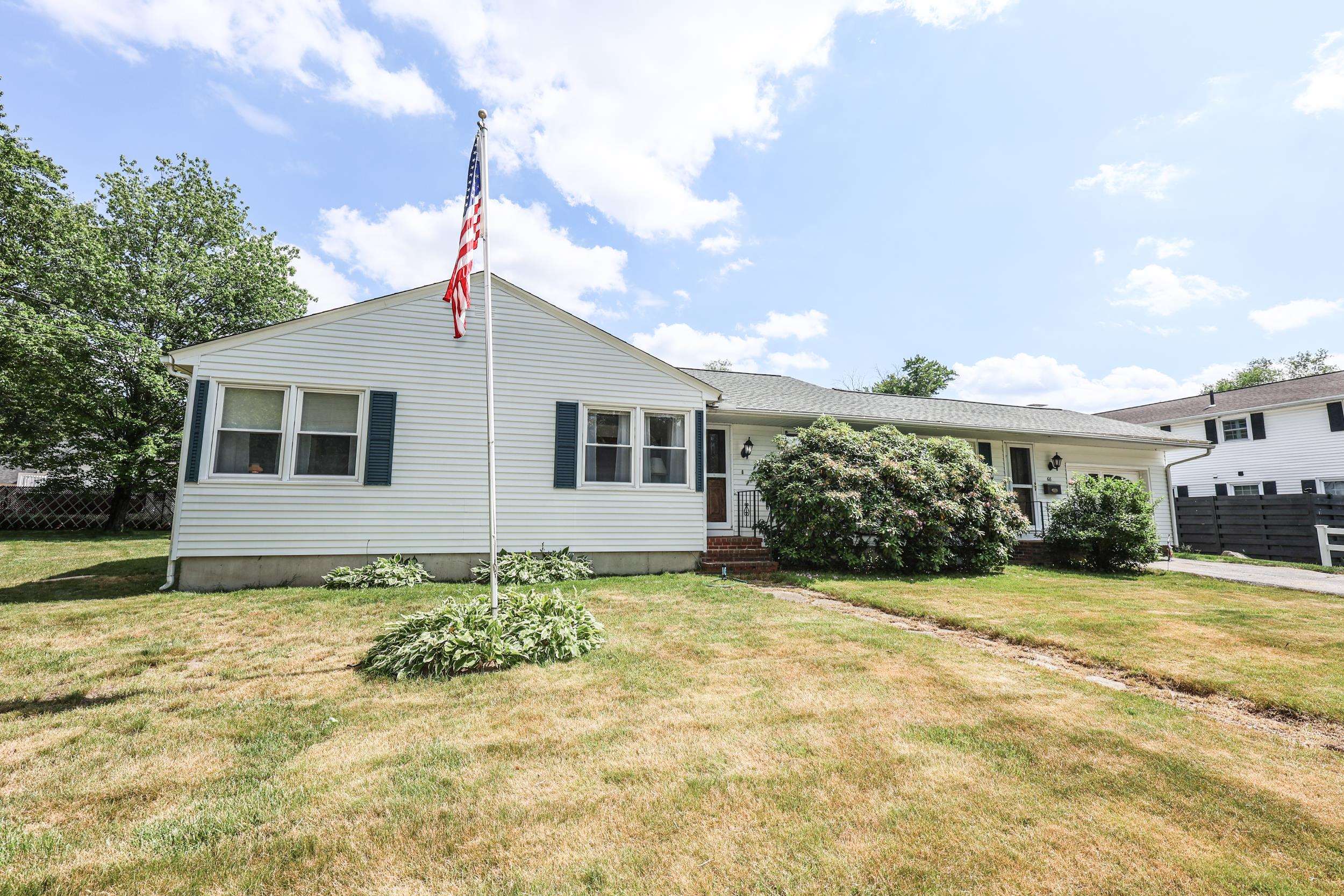 68 Robinson Road Nashua, NH 03060 - Photo 2 of 54