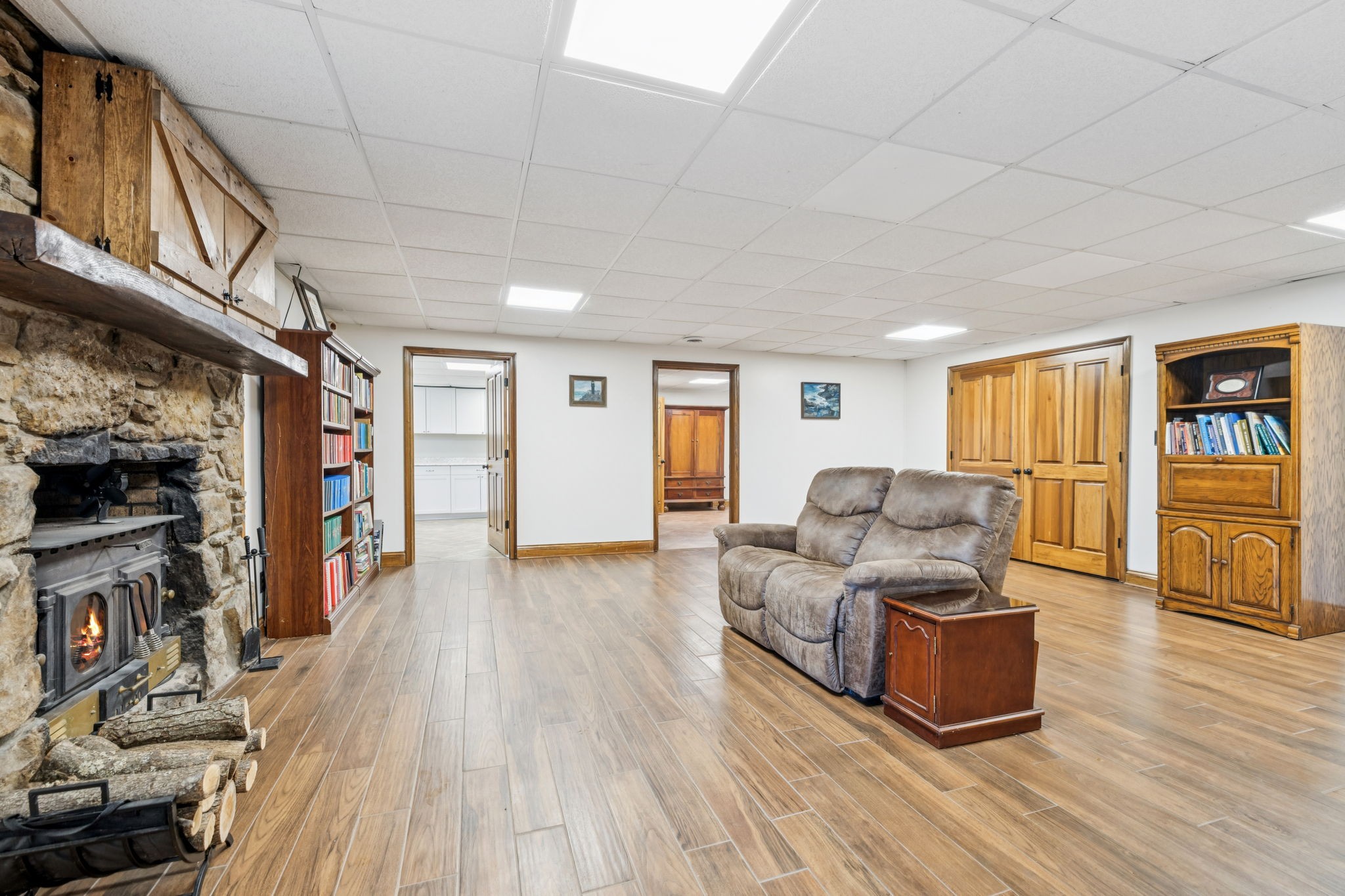 2797 Lewis Road Santa Fe, TN 38482 - Photo 56 of 92 a living room with furniture and a wooden floor