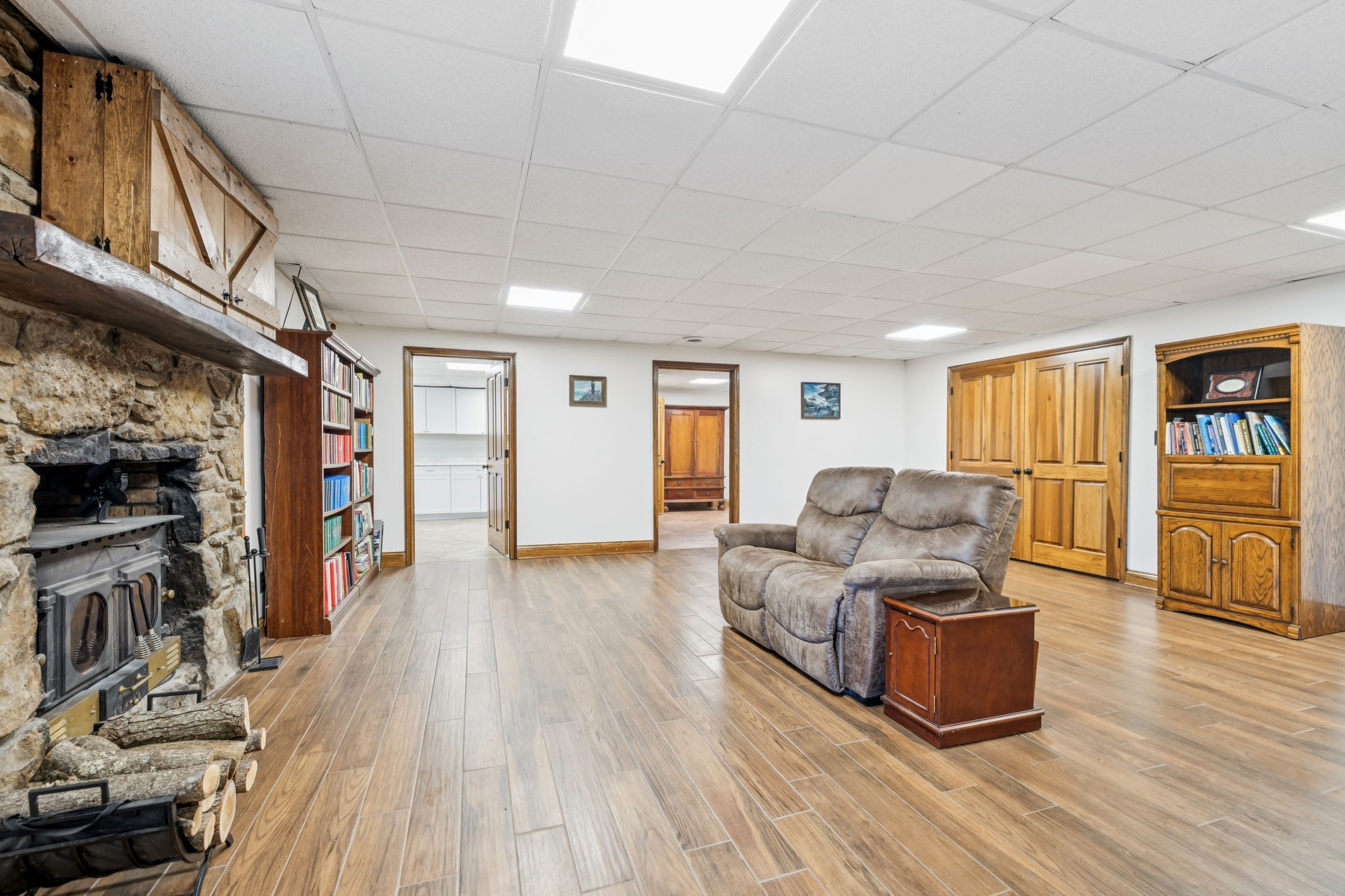 2797 Lewis Road Santa Fe, TN 38482 - Photo 58 of 92 a living room with furniture and a wooden floor