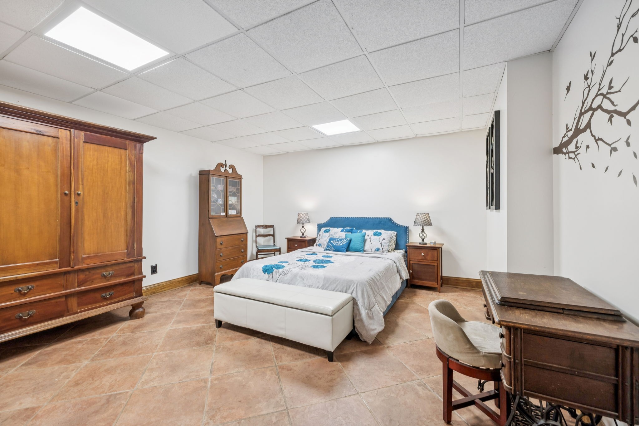 2797 Lewis Road Santa Fe, TN 38482 - Photo 61 of 92 a bedroom with a bed and a table in it