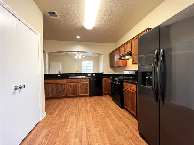 $1,850 | 902 Eagle Avenue, College Station, TX 77845