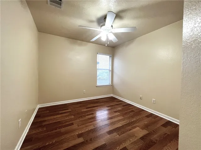 $1,850 | 902 Eagle Avenue, College Station, TX 77845