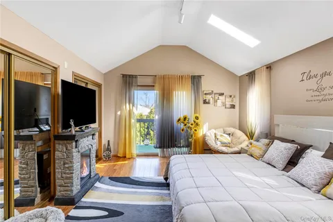 $950,000 | 27 Cypress Drive, Kings Park, NY 11754