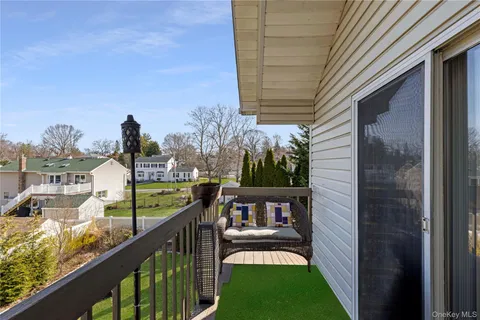 $950,000 | 27 Cypress Drive, Kings Park, NY 11754