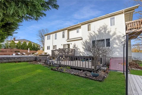 $950,000 | 27 Cypress Drive, Kings Park, NY 11754