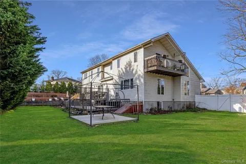 $950,000 | 27 Cypress Drive, Kings Park, NY 11754