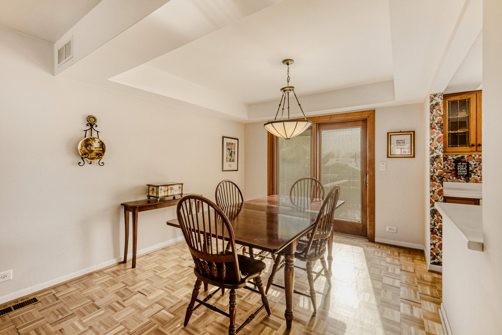 295 Brighton Road Elk Grove Village, IL 60007 - Photo 6 of 26 a dining room with furniture and window