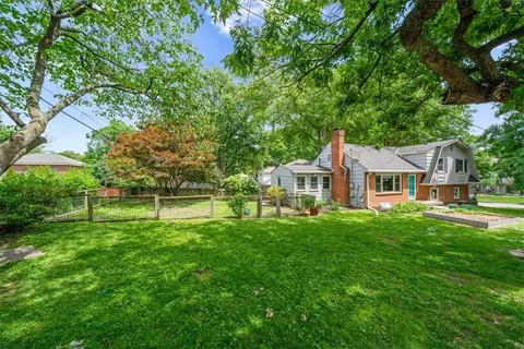 $425,000 | 6221 Delmar Street, Fairway, KS 66205