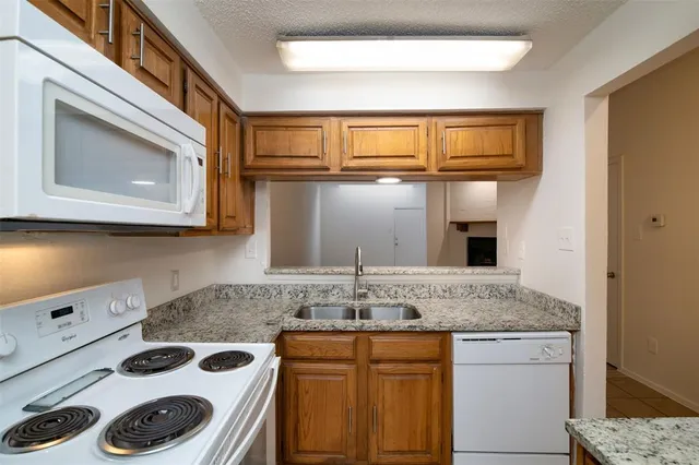 $1,150 | 1417 Weiler Boulevard, Fort Worth, TX 76112