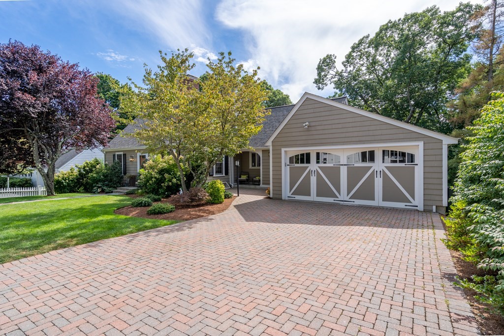 25 Dunster Road Needham, MA 02494 - Photo 3 of 23